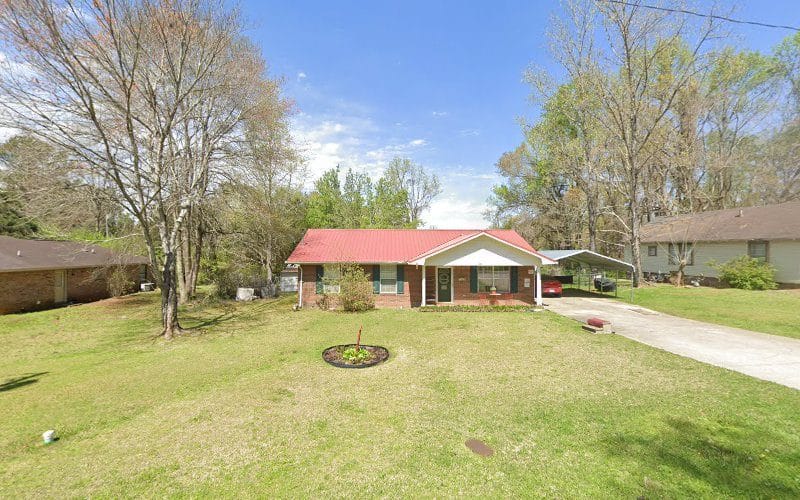 Alterations Plus (Appointment & Mask Required) * Closed for Lunch 12p-1pm