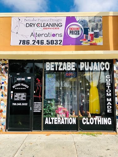 Betzabe Pujaico Designs