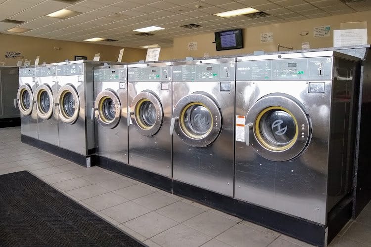 Bradford’s Cleaners and Coin Laundry