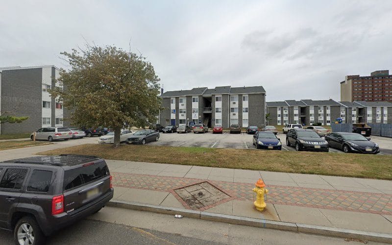 Dee’s Tailoring and Alterations