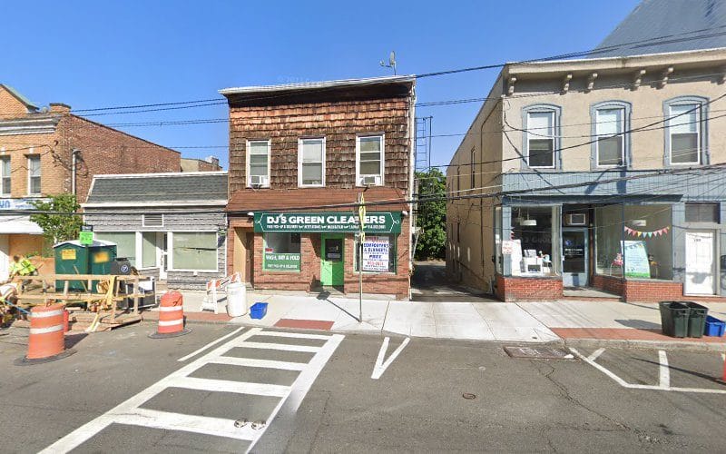 DJ’s Green Cleaners