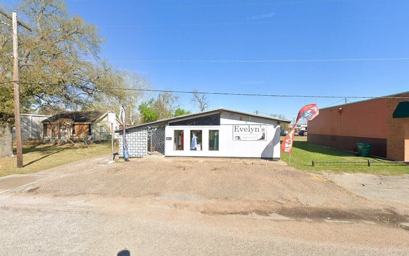 Evelyn’s Tuxedo Rental