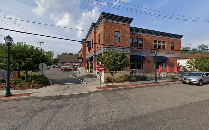 Frank’s Tailoring & Dry cleaner`s