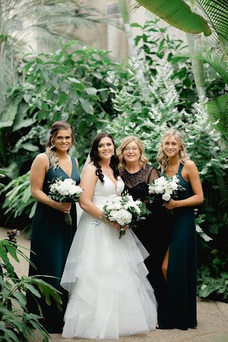 Gayle’s For the Bride