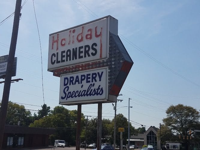 Holiday Cleaners