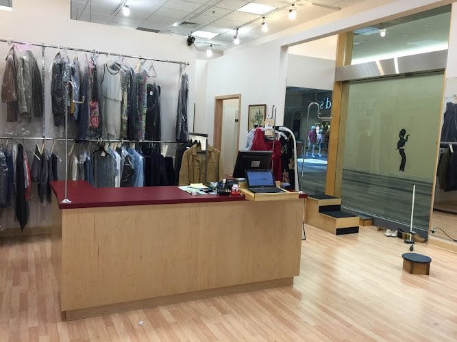 Lee’s Tailors