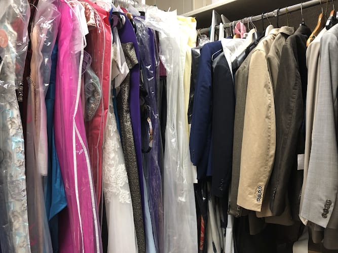 Lili’s Custom Tailoring & Alterations – BRIDGEWATER By Appointment