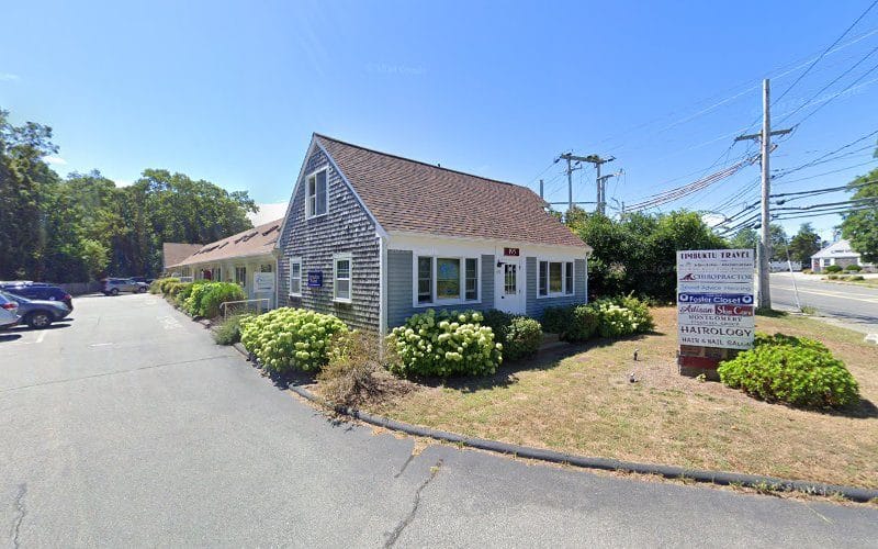 Lynn’s Alterations & Sew-On