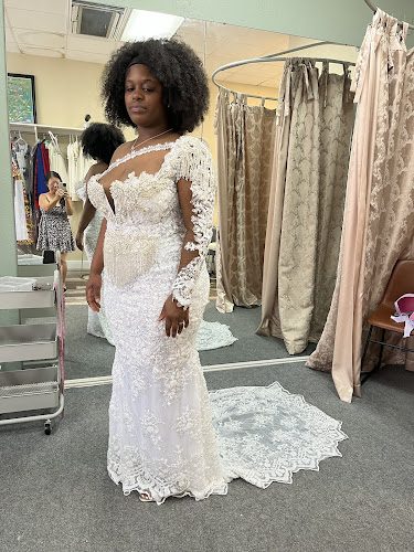 Marguerites Bridal