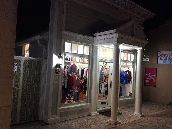 PRADE’S MENSWEAR, LLC