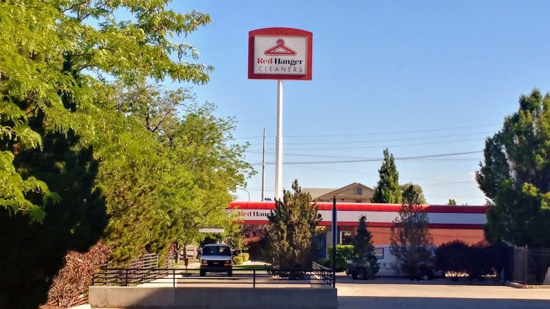 Red Hanger – Downtown Freeway