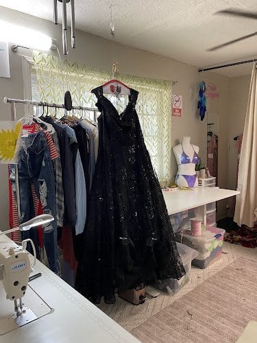 Rubi’s Tailoring – Costurera