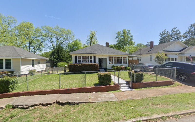 SARAHANN TAILORING & ALTERATION SHOP LLC