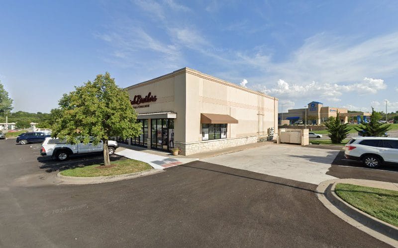 Sew it Seams – Now Located Inside Borck Brothers