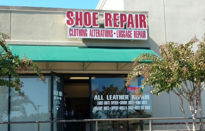 Shoe Repair; Luggage And Clothing Alterations, Mochis LLC