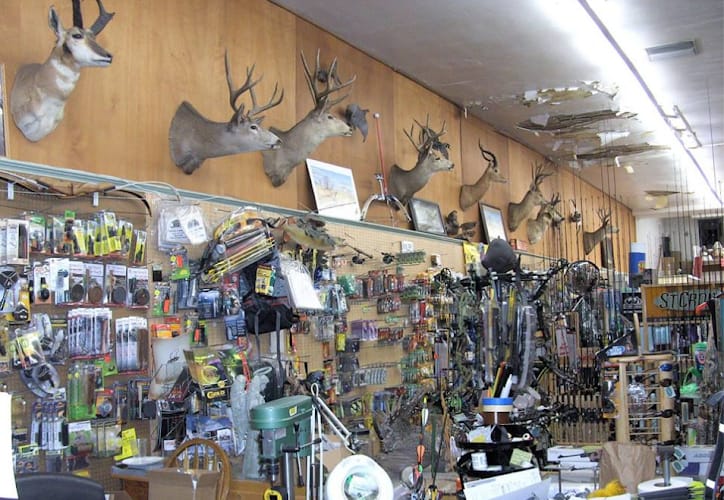 The Elegant Iris & Men’s Den