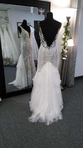 Tracy’s Creations Custom Speciality Alterations