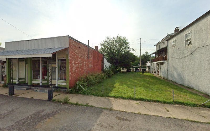 TT’s Needle & Thread